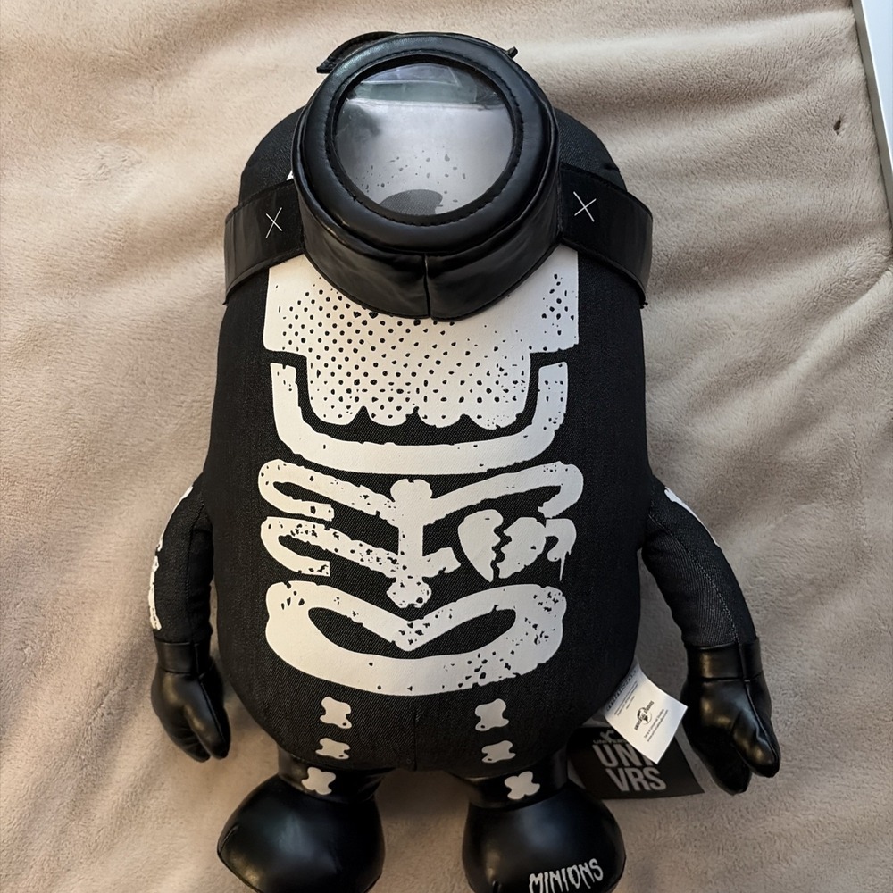 Universal Studios Despicable Me Minions Skeleton Plush NWT
